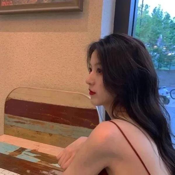 冲浪美眉